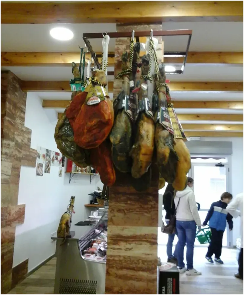Interior de la tienda Aprecio en Daimiel